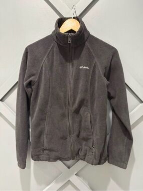 ✨•Columbia fleece jacket•✨